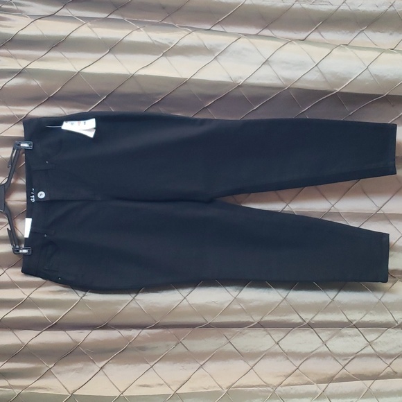 NWT- Style & Co. Women's Black Curvy-Fit Skinny Stretch Jeans - Picture 3 of 9